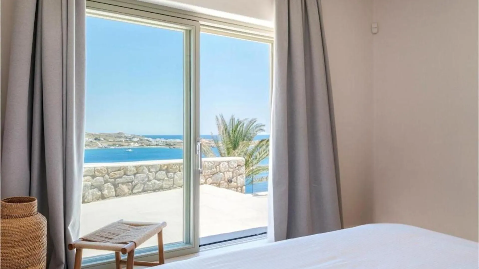 Villa Lilium III - Panoramic View Over Psarou Bay! 0*, Psarrou