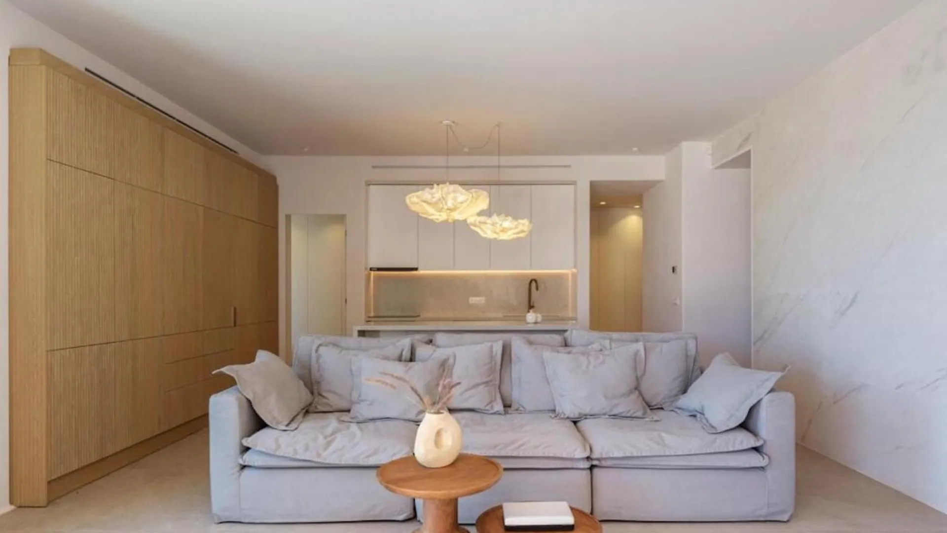 Villa Lilium III - Panoramic View Over Psarou Bay!